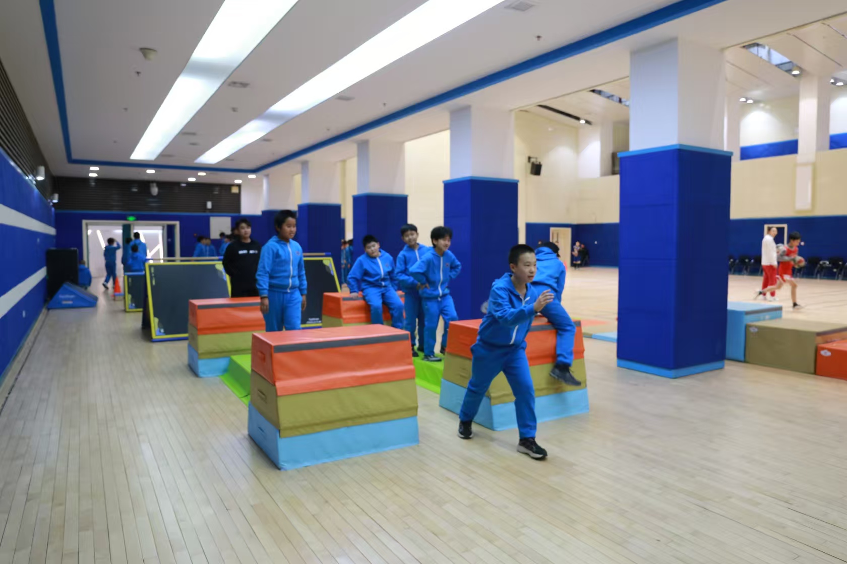 中国·3003新葡的京体育跑酷器材进京“炫秀”